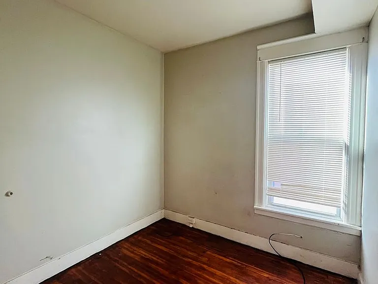 11 Barclay — Photo 15