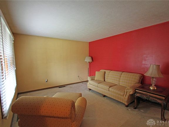 3rd image of 1833 W Parkway Dr