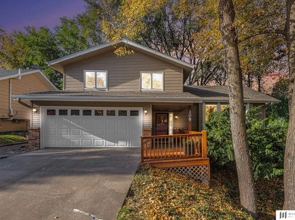 208 Merwood St, Bellevue, NE 68005