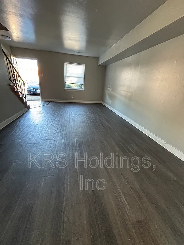 2 bed, 1.5 bath, 950 sqft, $1,495 — Photo 3