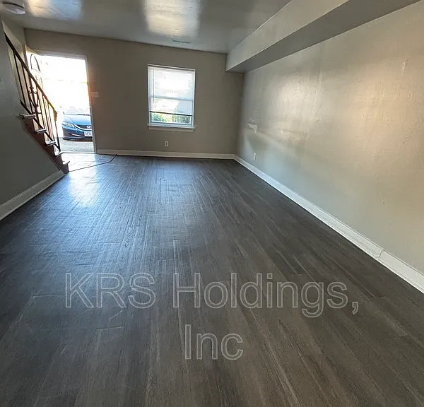 5228 Goolsby Ct N — Photo 3