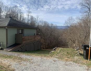 The views to the mountains are gorgeous year round!