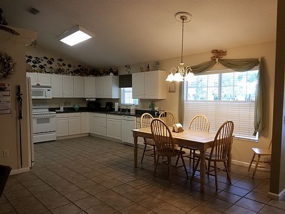 Kitchen/dining room,  tile floors