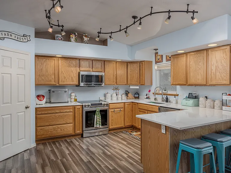 2331 Blue Sparkle Dr — Photo 16