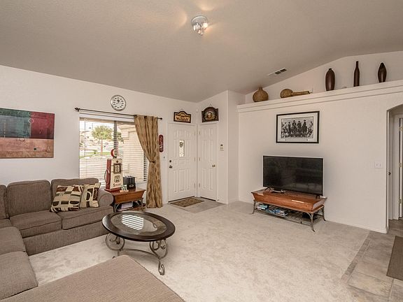 3rd image of 2780 Bamboo Dr