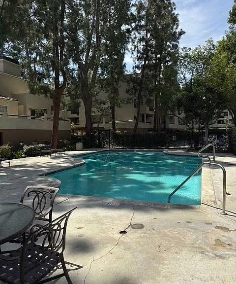 5540 Owensmouth Ave #215 — Photo 12