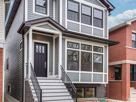 2nd image of 2534 W Berteau Ave
