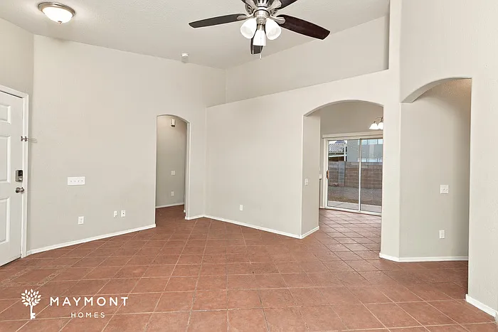 3 bed, 2.0 bath, 1202 sqft, $1,845 — Photo 4