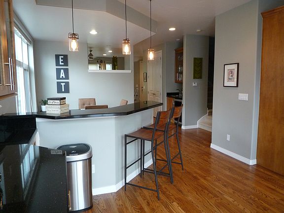 5th image of 2640 N Vine St