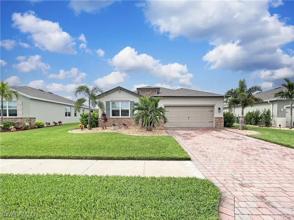 3235 Baravaldo Cir, Cape Coral, FL 33909