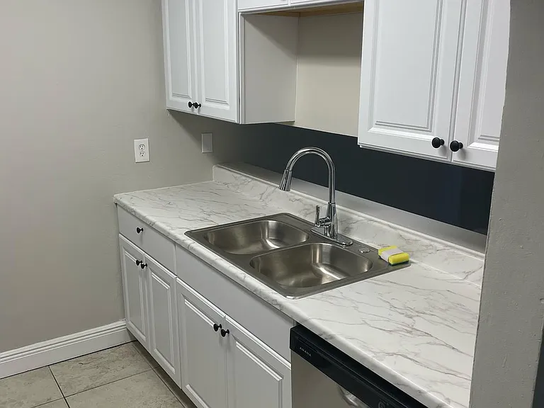 240 San Juan Cir — Photo 3