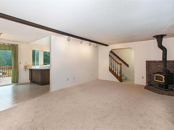 4th image of 3330 SE Kemp Ln