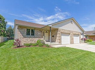 107 E Reckitt St, Sycamore, IL 60178