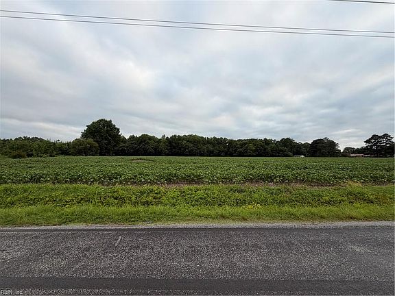 3rd image of 19 Longstreet Ln