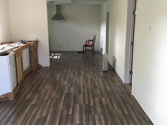 2nd image of 641 Arbor Pl