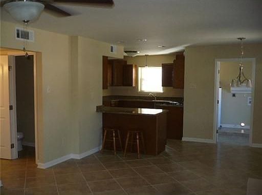 4th image of 115 Cameron Dr