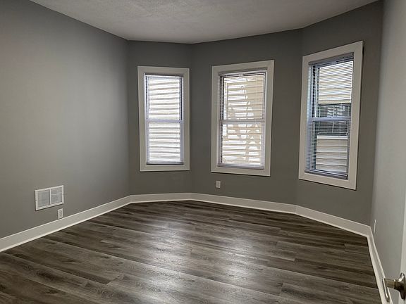 2nd image of 722 Bay St APT 1