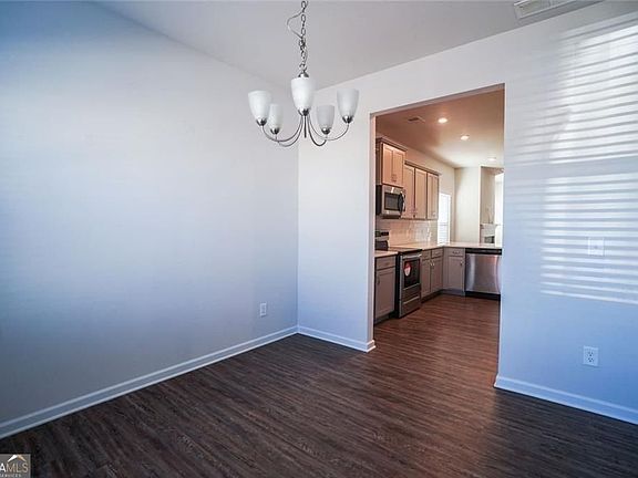 3rd image of 237 Sycamore Dr