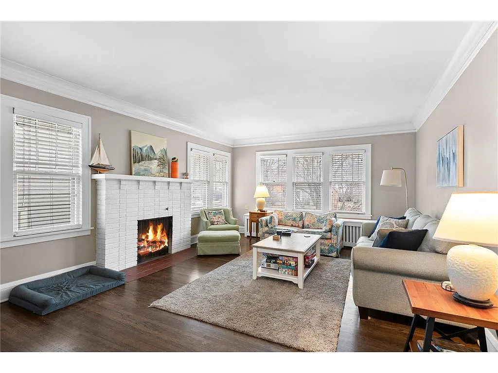 Building Photo - 4749 Harriet Ave #2