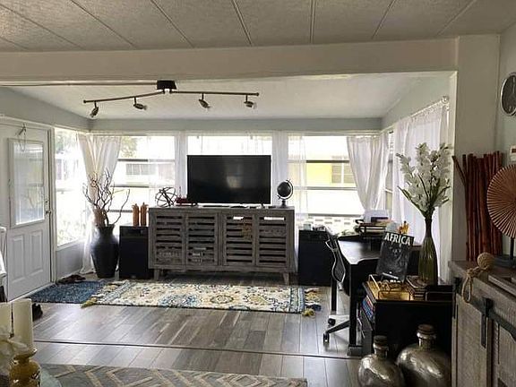 4th image of 14300 66th St #406