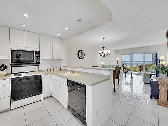4th image of 1770 S Ocean Boulevard #604