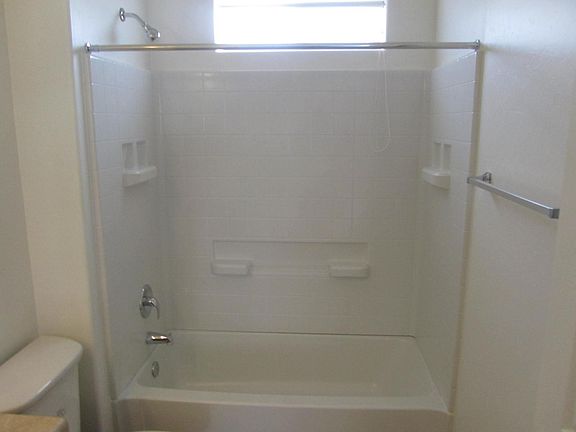 5th image of 137 E Palmdale St