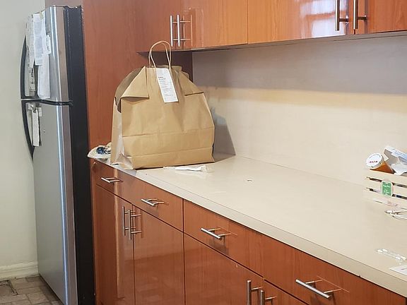 2nd image of 1926 E 18th St APT 2