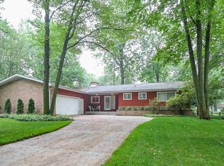1414 Timber Dr, Midland, MI 48642