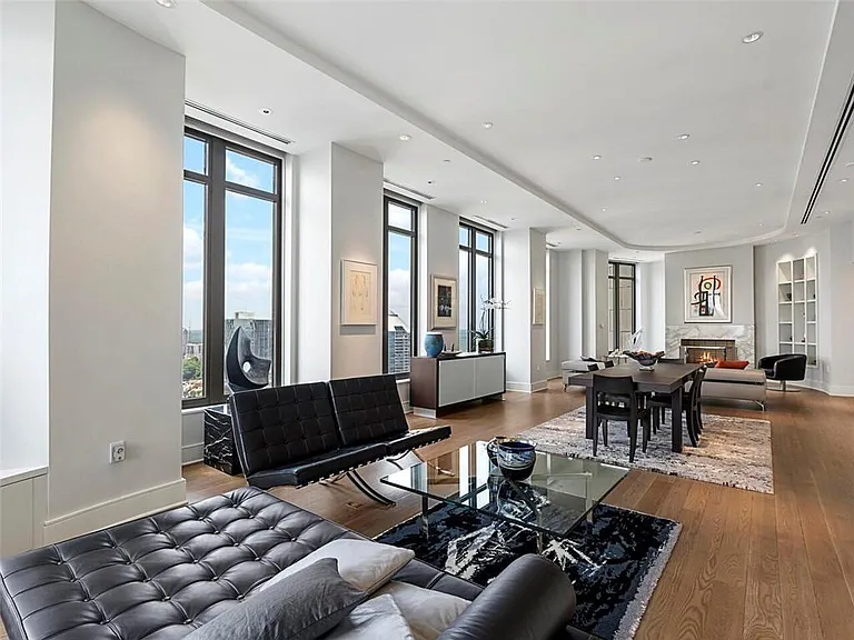 3376 Peachtree Rd #44B — Photo 12