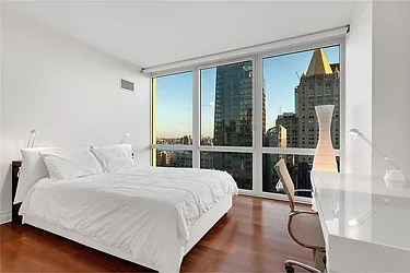 Rented by R New York