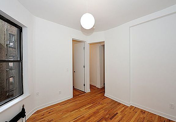 4th image of 190 Avenue Of The Americas APT 5R