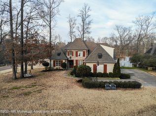 4750 Eiffel Ln, Nesbit, MS 38651