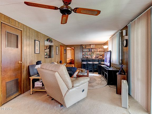 5th image of 722 Barlow Cir