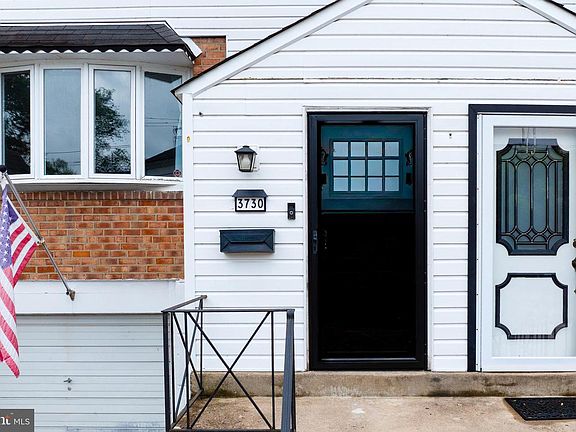 3rd image of 3730 Clarendon Ave