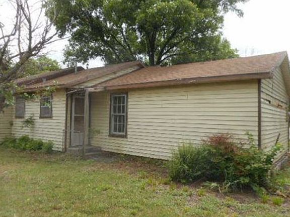 2nd image of 409 Morgan Mill Rd