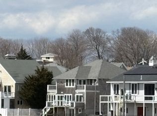 31 Hampton Cir, Hull, MA 02045