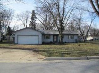 2951 Lowe Rd, Kankakee, IL 60901