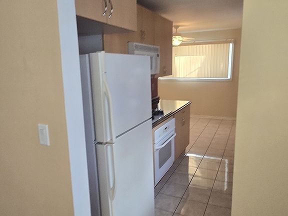 4th image of 169 N Greenview Ave
