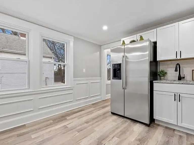 214 Greene St — Photo 16