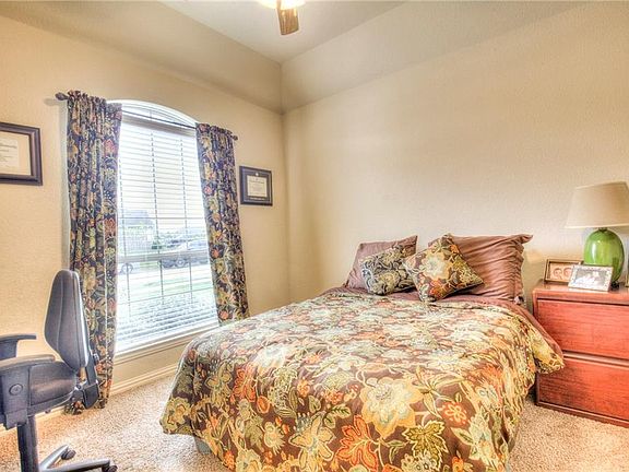 5th image of 916 Gray Wash Dr