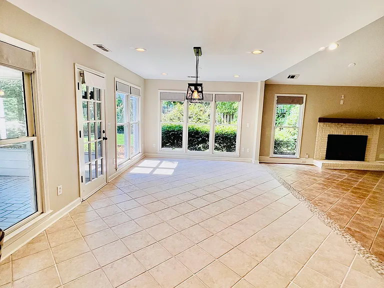 205 Kinderhill Ct — Photo 10