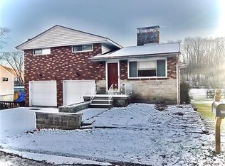 21 Crest St, Russellton, PA 15076