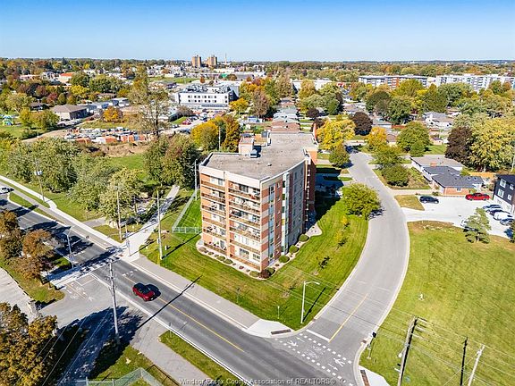 3rd image of 99 Robson Rd #404