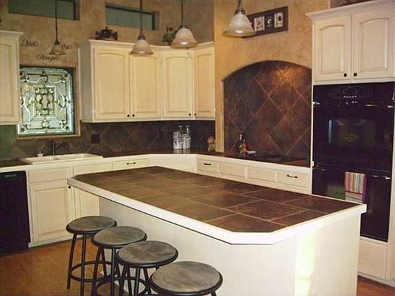 Open Kitchen Dining area