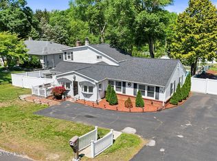21 Wickatunk Rd, Manalapan, NJ 07726