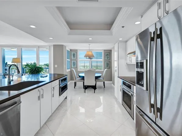 6585 NICHOLAS BLVD #404, NAPLES, FL 34108