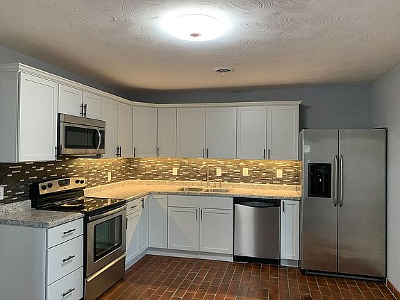5th image of 516 Shoreway Dr