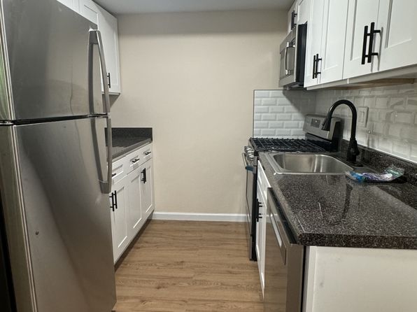 18 Waldron Ave APT 2A