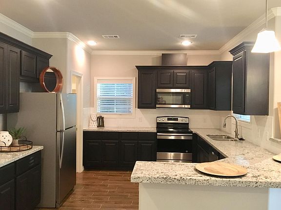 4th image of 208 Sterling Dr #A