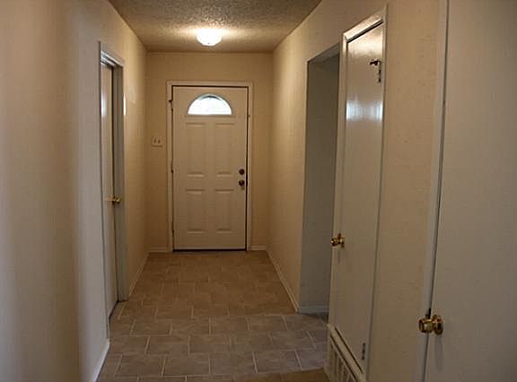 5th image of 610 Colonial Dr